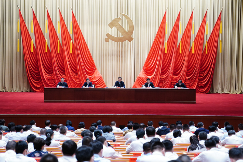 　　9月1日，2021年秋季學(xué)期中央黨校（國家行政學(xué)院）中青年干部培訓(xùn)班在中央黨校開班。中共中央總書記、國家主席、中央軍委主席習(xí)近平在開班式上發(fā)表重要講話。新華社記者 翟健嵐 攝